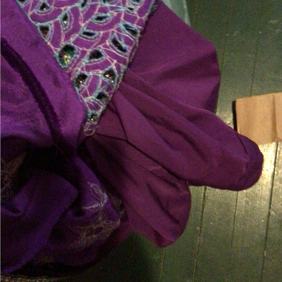 Stunning purple velvet lehenga ( skirt, crop and shawl) - Picture 8 of 8